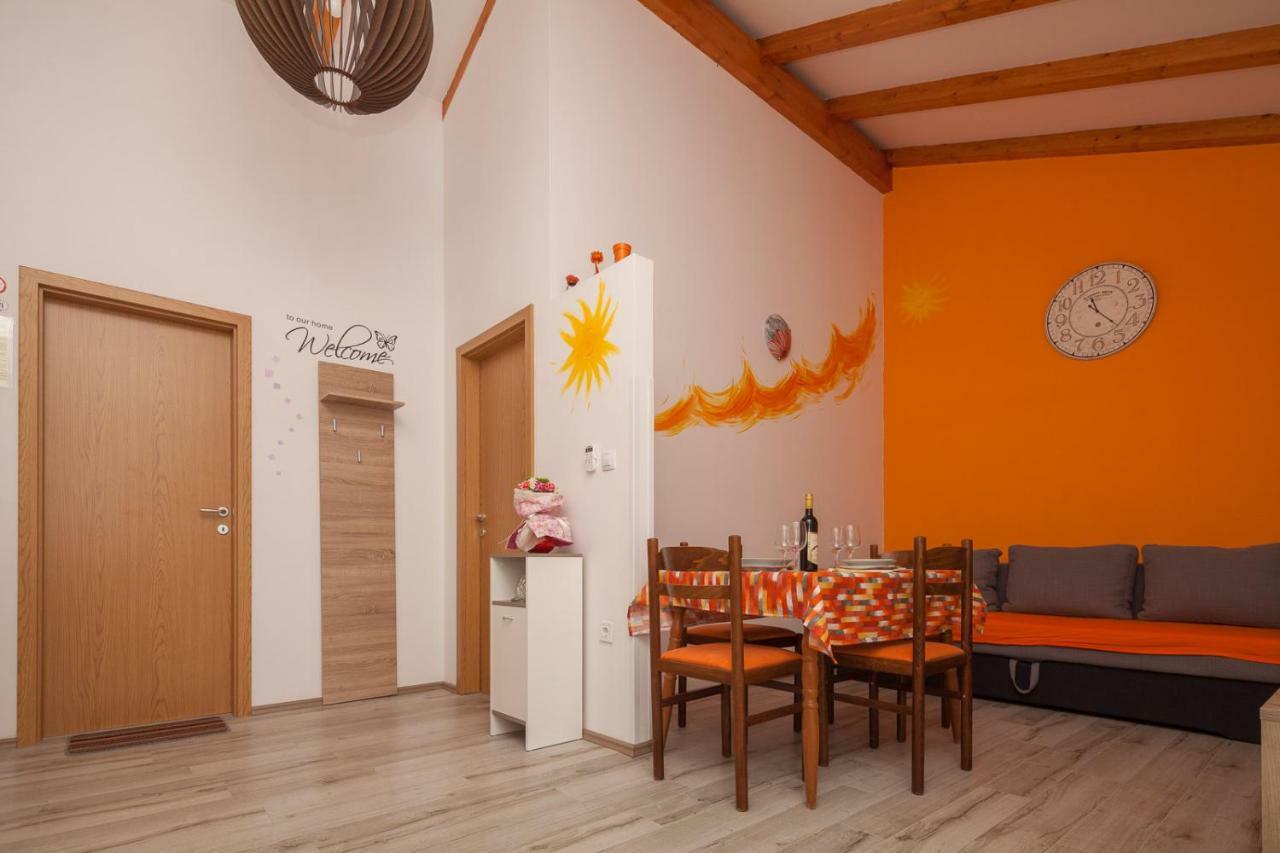 Ferienwohnung Miramare Pomer Exterior foto