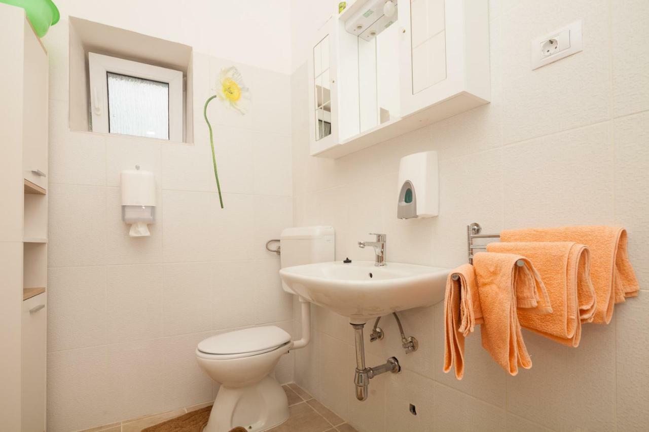 Ferienwohnung Miramare Pomer Exterior foto