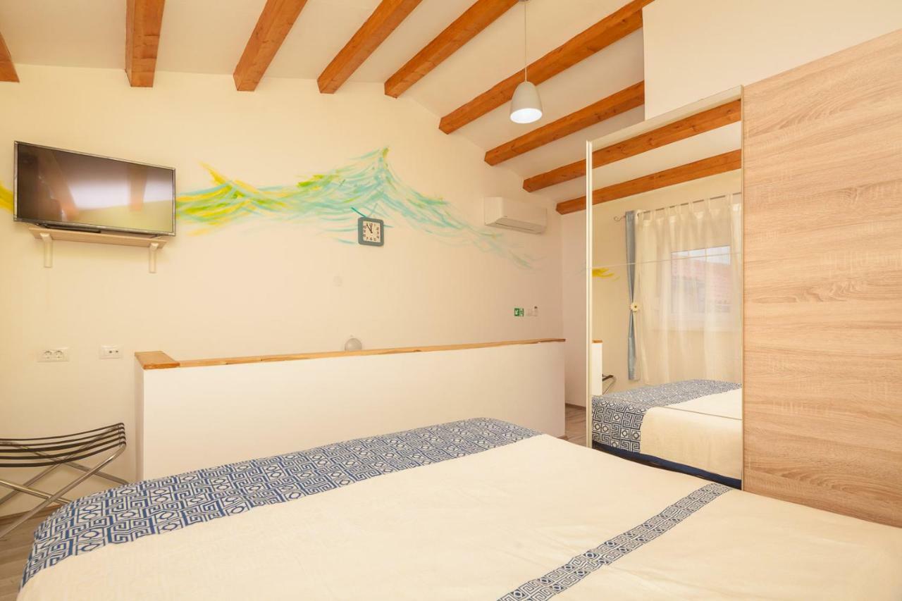 Ferienwohnung Miramare Pomer Exterior foto