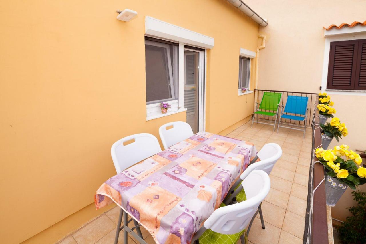 Ferienwohnung Miramare Pomer Exterior foto